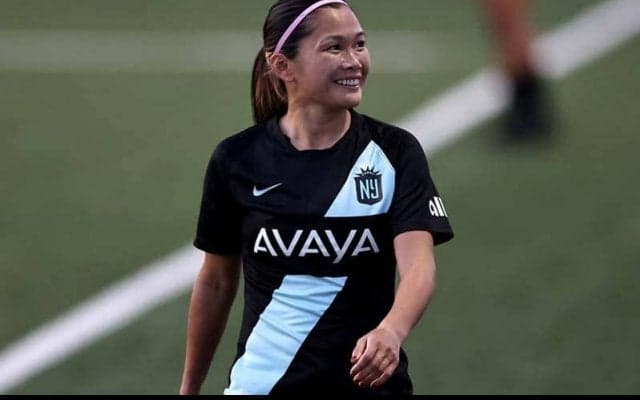 NWSL100試合出場の川澄奈穂美、ともに記録達成の米女子レジェンドと記念3ショット