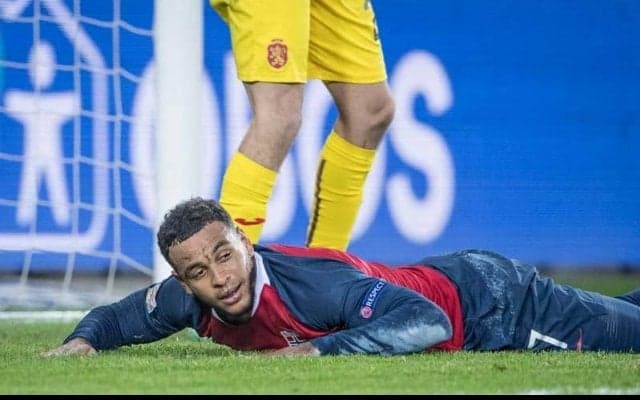 目の前のゴールに決められず…百戦錬磨のストライカーのミスに監督も「YouTubeの匂いがする」といじる