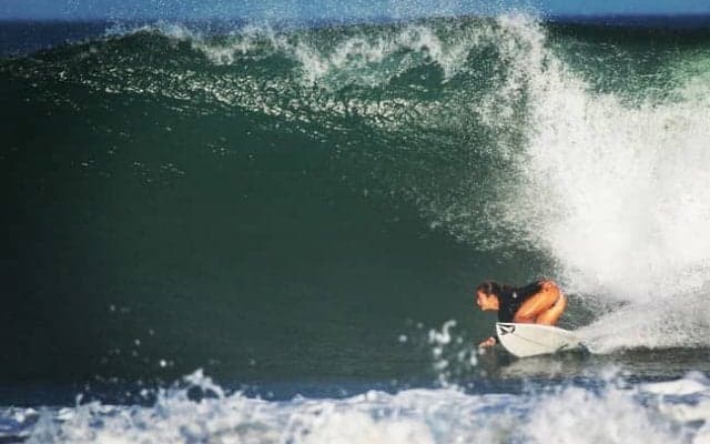 エース株式会社がプロサーファー脇田紗良選手とのスポンサー契約を締結