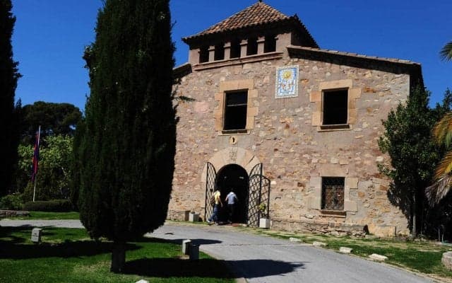 メッシやイニエスタら輩出の“ラ・マシア”、122年の歴史で初めて女性選手が入寮