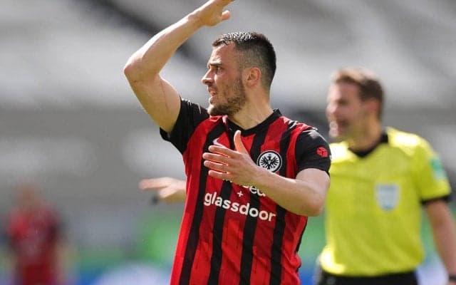 移籍目指したボイコットで1300万円の罰金？ 長谷部＆鎌田の同僚MFが謝罪も物議「僕に謝罪すべき人もいる」