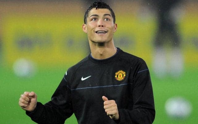 C・ロナウドが12年ぶりにユナイテッドのトレーニング場へ、\"2400万円\"のイタ車で登場