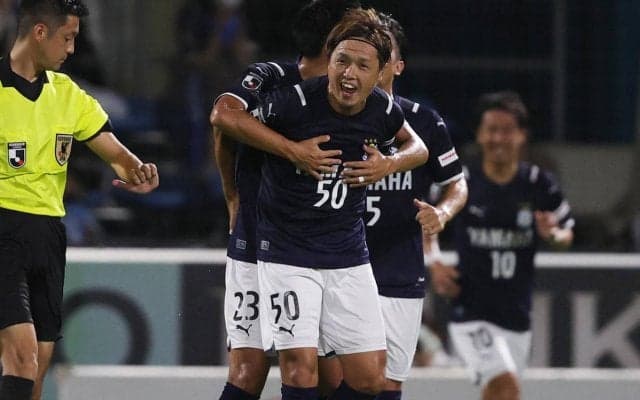 「ちょうど狙いやすい距離」遠藤保仁の芸術FKがJ2月間ベストゴールに「熟練のキックに衰えはない」