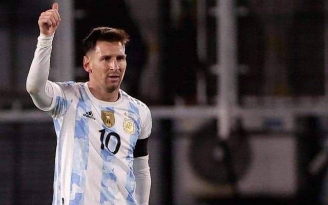 「ブラジル、どんな気持ちだ」ハットトリックでペレ超えのメッシ、セレモニーでは目に涙もみんなで陽気に場内を一周