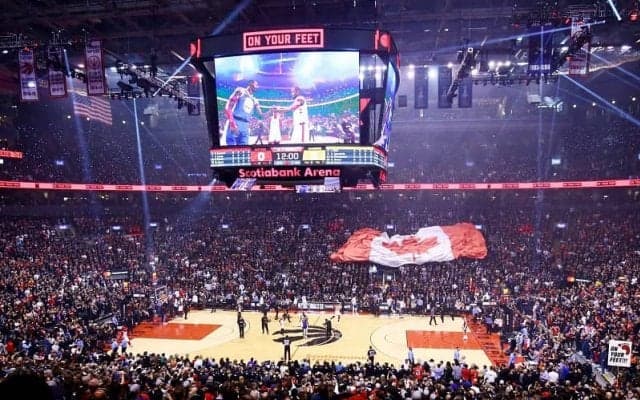 ラプターズが2シーズンぶりに熱狂的なファンが集結するトロントでホームゲーム開催へ