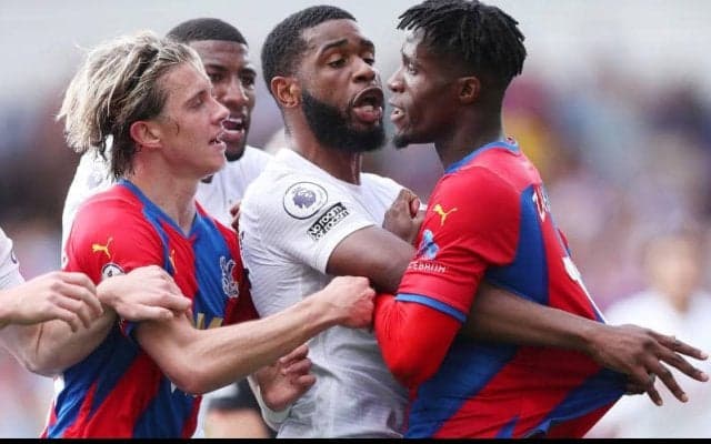 スパーズ、C・パレスに敗れ開幕4連勝ならず！ 今季初失点含む3失点完敗…タンガンガの愚行退場も《プレミアリーグ》