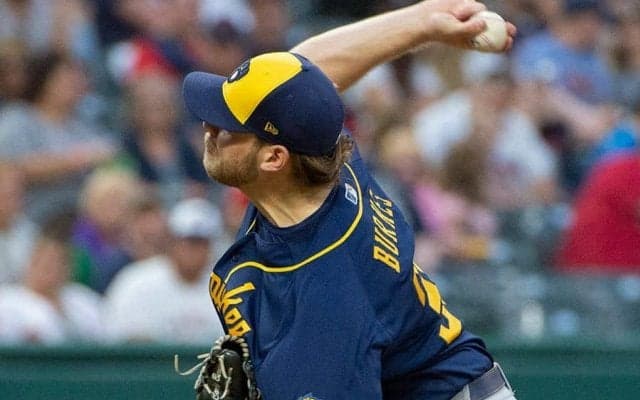 ブルワーズが史上16度目の継投ノーヒットノーラン達成　シーズン9度はMLB最多記録