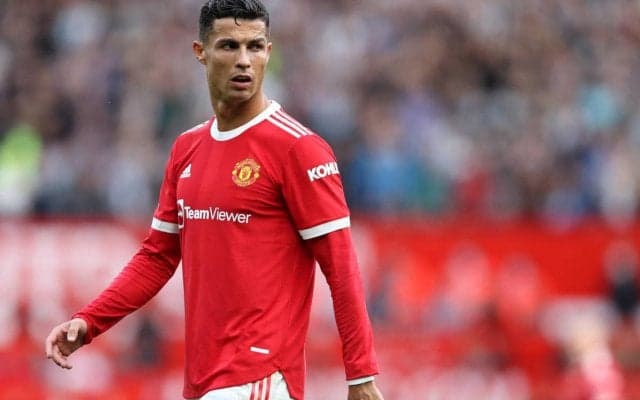 輝かしい再デビューの裏で…C・ロナウドの性的暴行を訴えるバナーが空を飛ぶ