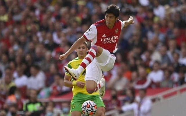 冨安健洋のアーセナル「デビュー戦」スタメン出場！海外メディアの評価は？あわやのデビュー弾の可能性と今季初勝利の試合でトップに輝いた「データ」とは？【動画】