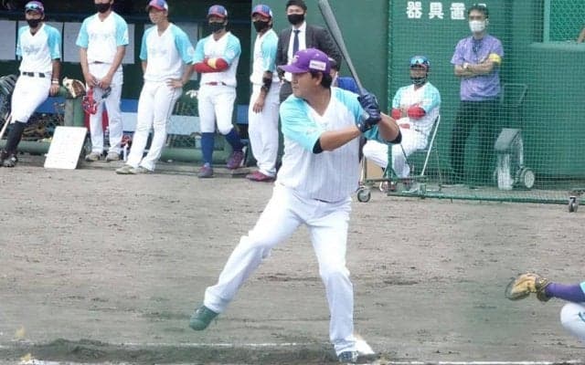 ベイスターズ日本一の中心打者は今？　BCリーグ本塁打競争に登場しフェン直連発