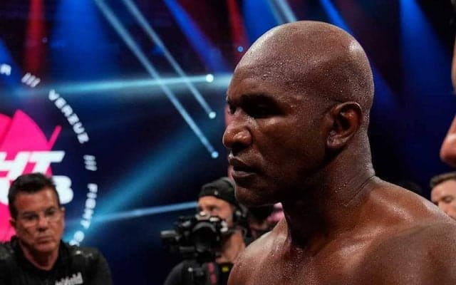 完敗ホリフィールドが判定に恨み節　初回TKOも「悪い判定」「傷ついていない。残念」