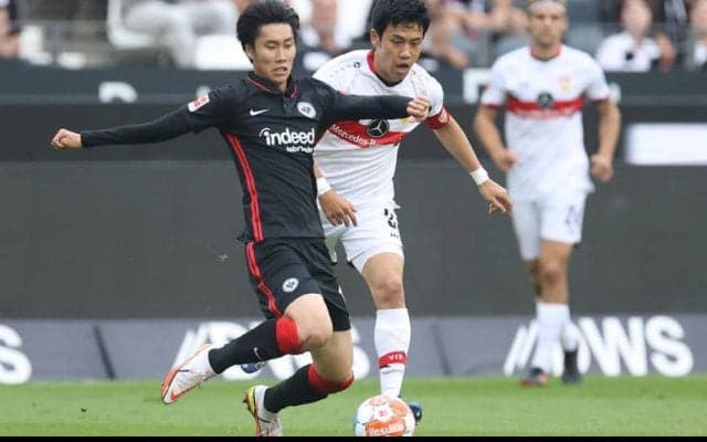 鎌田&遠藤フル出場、伊藤が途中出場の日本人対決は10人シュツットガルトがドローに持ち込む《ブンデスリーガ》