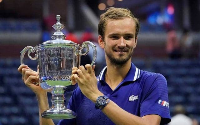 全米Vで突然バタリ　ジョコ撃破のメドベージェフ、独特すぎるパフォーマンスに海外注目