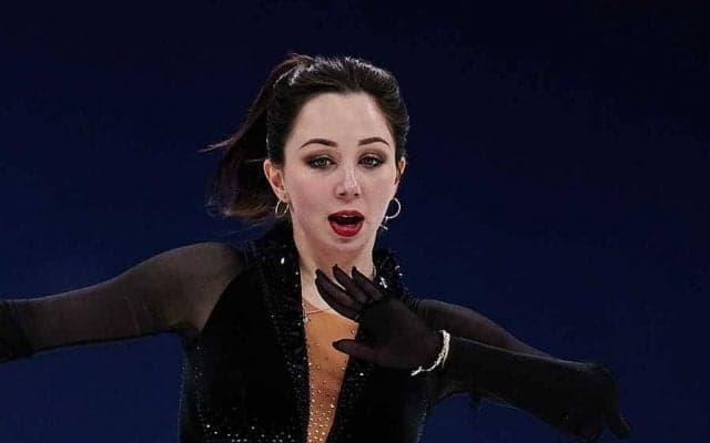 「瞳と同じ色で素敵」「突き抜けてる」　トゥクタミシェワの衣装に日本のファンも注目