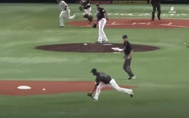 「マジでバグってる」「コレぞメジャー」ロッテ助っ人の超絶好守にファン絶賛