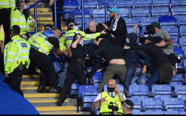 白熱した試合の裏で…レスターvsナポリの好カードで両サポーターが衝突