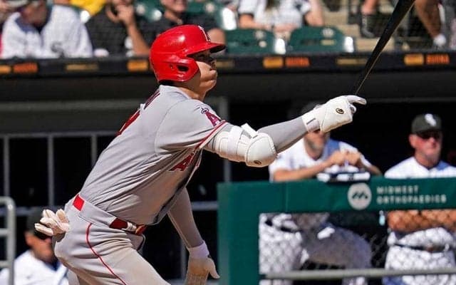 【MLB】大谷翔平、故意死球直後の“肩揉み談笑”に米ファンも拍手「一流だ。こうあるべき」