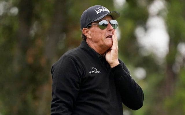 米ゴルフ選手、ボールを誤って拾ってしまった女性への粋な対応が話題「凄いお土産だ」