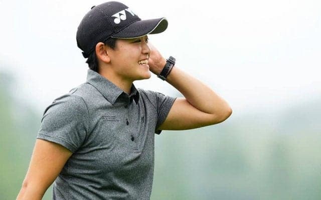 19歳岩井明愛が単独首位　妹・千怜との双子2戦連続Vに王手「明日はリラックスして」