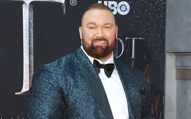 世界最強男、55kg減で遂に完成したボクシング仕様の肉体に騒然「146kgで6パックかよ」