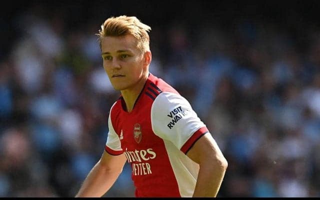 エジルとの比較を気に留めないウーデゴール 「自分らしくプレーしたい」