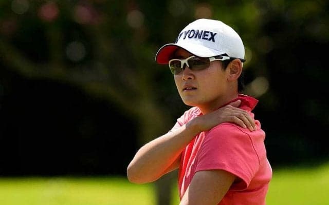 国内ゴルフ初、姉妹2戦連続Vの快挙　19歳双子の姉・岩井明愛が下部ツアー初V