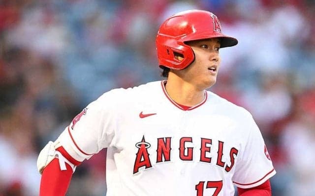 【MLB】大谷翔平の「肩に刺さるところだった」　左前打で飛び散ったバットの破片にSNS注目