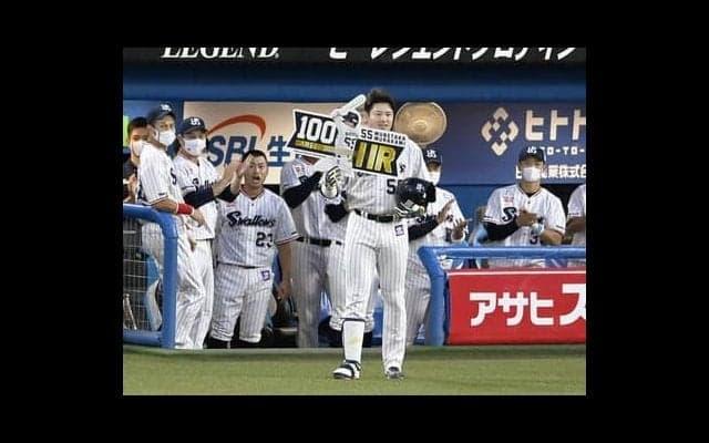 村上宗隆が史上最年少の100号達成。「こんな子がいたんだ」コーチ陣の言葉で振り返る成長の軌跡