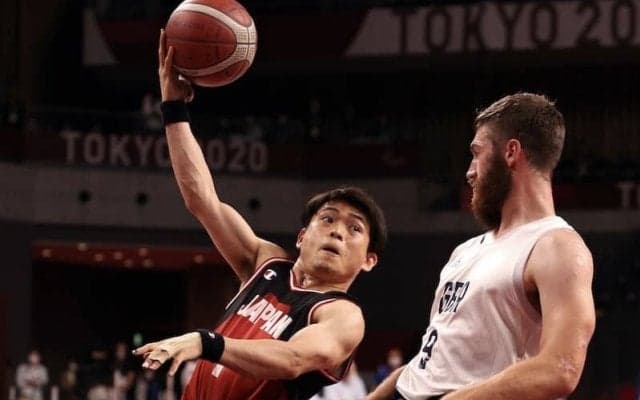 車いすバスケ男子代表の豊島英が楽天イーグルスの本拠地で始球式を務める