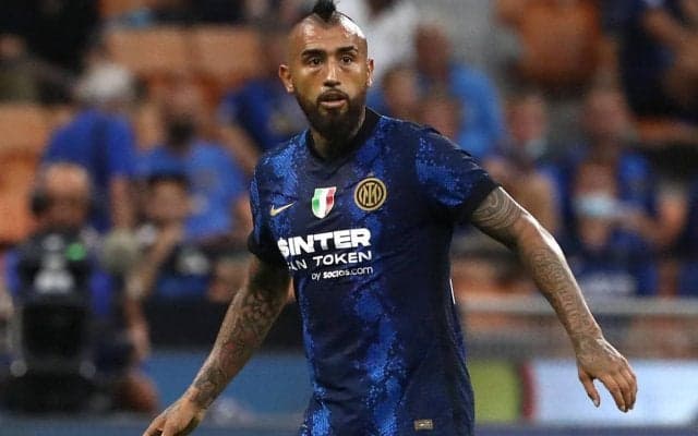 インテルのMFビダルが右太腿を負傷…筋肉に張り