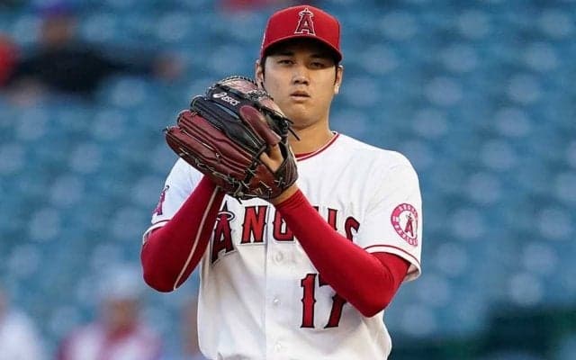 【MLB】大谷翔平、突然の“フラフープ仕草”にファン爆笑「少し揺れすぎておられる…」