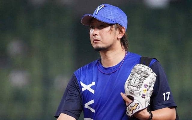 なぜ守護神を三嶋から山崎に再配置転換したのか？　三浦監督が明かした胸の内