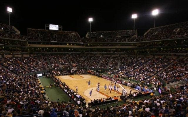 NBAがMLBのフィールド・オブ・ドリームスの成功を受け、屋外ゲームの開催を検討