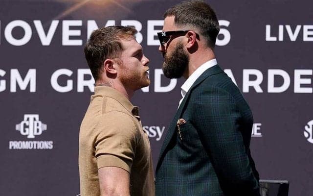 怒るカネロ、場外乱闘でダメージ軽減の神回避　対戦相手は流血…海外驚き「動き良い」