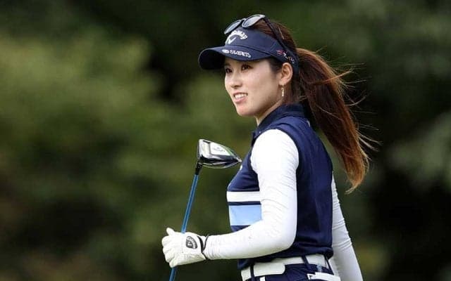21歳西村優菜、2週連続Vへ単独首位　ご当地パワーで笑顔の好発進「牛タン食べました」