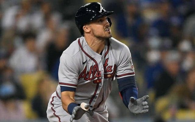 【MLB】フェンス越えが“単打”になったワケ…　「愚かなルール」がキング争いに影響？