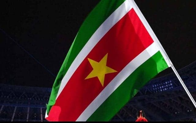 60歳で公式戦に先発したスリナムの副大統領、相手への“金銭授与動画”が流出でCONCACAFが調査「非常に懸念を抱いている」