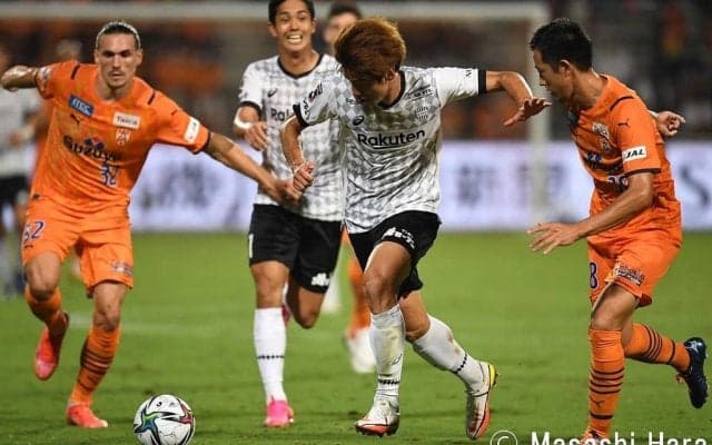 【J1分析】「ボールを持ってプレーする」大迫勇也が撮れない理由【清水エスパルス対ヴィッセル神戸】「写真に写る大迫勇也の異常」とは？(1)