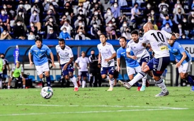 「得点の直前に守護神が叫んだ言葉」「10番の激しい叱咤」試合を動かした「2つの掛け声」とは？横浜FC対横浜F・マリノス【痛み分けの横浜ダービー(2)】