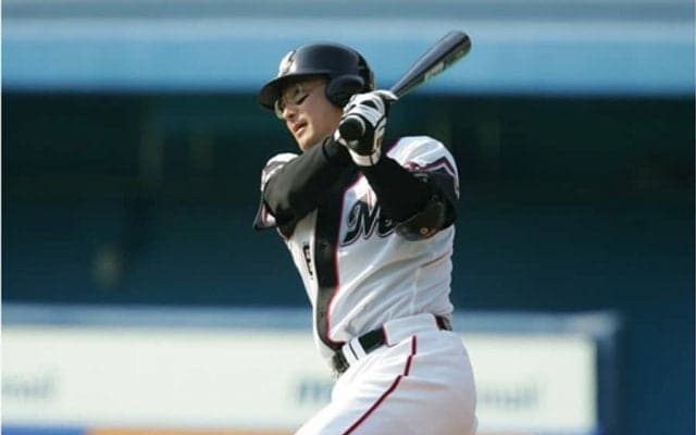 ロッテ2005年日本一戦士・初芝清氏が始球式に打者で参加　28日のオリックス戦
