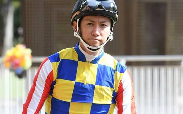 【JRA】五十嵐雄祐騎手が頚椎捻挫で病院へ、中京1Rで騎乗馬が転倒