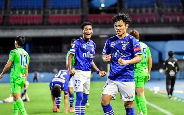 川崎の選手に何が!? 試合後に選手全員が「血液カチューシャをつけて競技場を一周」の衝撃写真