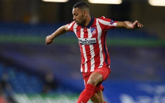 アトレティコ、レナン・ロージがスポンサー看板と融合!奇跡的な1枚の真偽は…