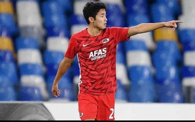 菅原由勢が2アシスト含む3ゴールに絡む大活躍！“べた褒め”の現地記者から全然英語で応対