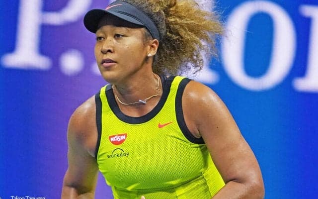 大坂なおみがスポンサーイベントで写真の審査員を務める