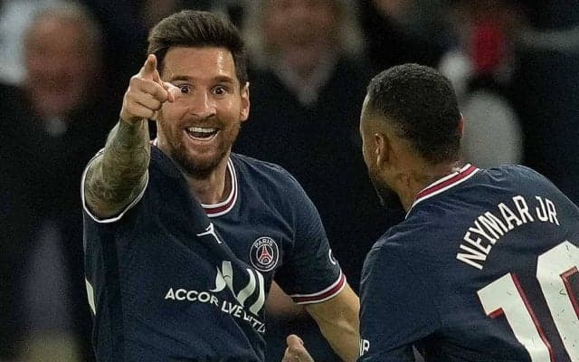 メッシがセンター　移籍初ゴール直後、舞台裏の“銀河系3ショット”に反響「最高の3人」