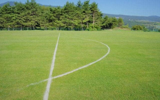 大住良之の「この世界のコーナーエリアから」第78回「ピッチの二〇三高地」(1)「世にも美しい絵を完成させた『かまぼこ』」