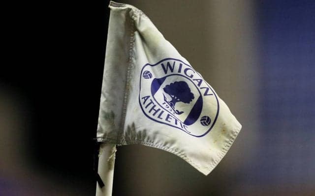 まさに“マックス・パワー”、連係ミスからイングランド2部で30m級のヘディングオウンゴールが生まれる