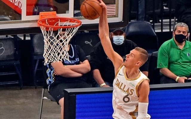 ジェイソン・キッド新HCの下で迎える今季、期待がかかるポルジンギスは先発ＰＦ起用か