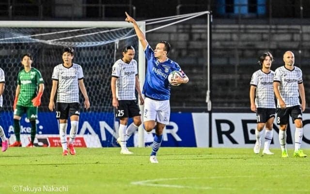 川崎フロンターレ、3戦連続逆転勝ち！(1)「VAR」を打ち消してPKを得たヴィッセル神戸戦「等々力劇場の熱気」